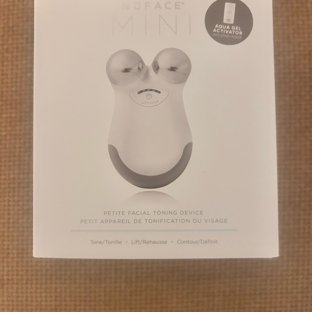 NEW Sealed Box NuFace Mini Micro current Skincare Device
